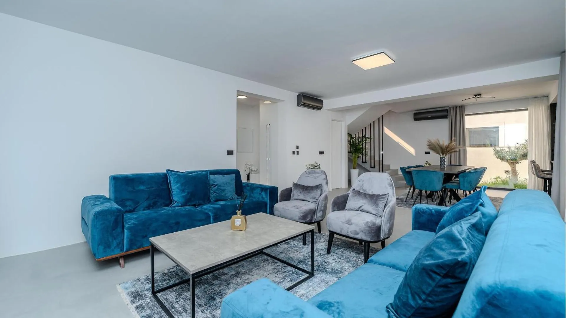4 Bedroom Lovely Home In Zadar 0*,