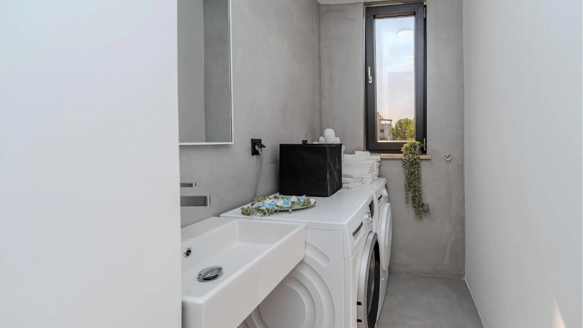 4 Bedroom Lovely Home In Zadar