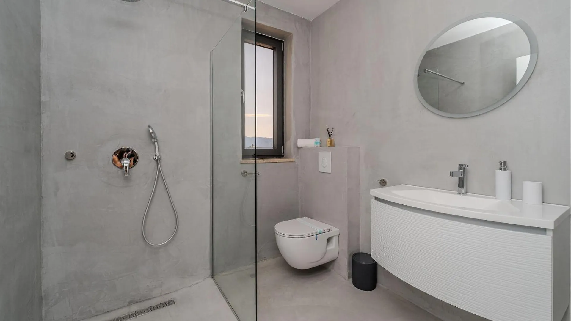 4 Bedroom Lovely Home In Zadar